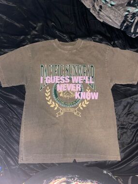 Pacific Sunwear Short Sleeve Tee in Brown with Pink & Green Graphic